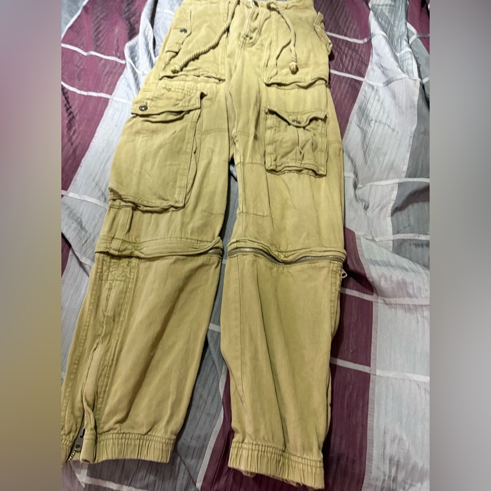 Bundle 3 for $15. Zara Women Tan Cargo Joggers. Size 0.